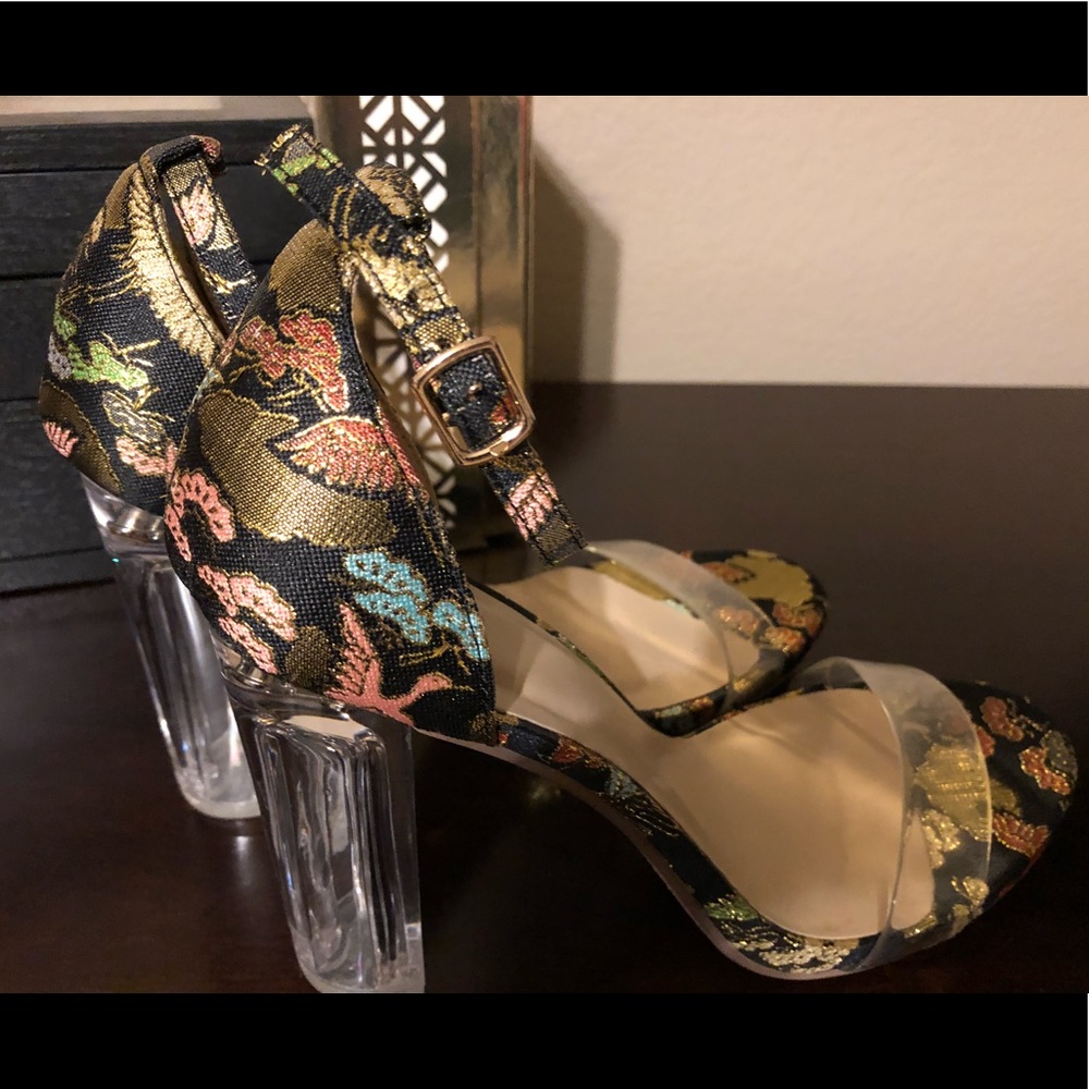 SOLD!Size 8 Woman Shoes with Clear Heel - Picture 2 of 3